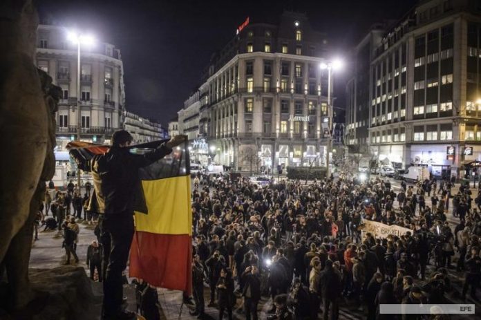 Bélgica se encuentra conmocionada por las ataques en Bruselas, Miles de personas salieron a pedir paz.