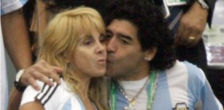 Claudia Villafañe fue sobreseída en la causa de los 458 objetos de Diego Maradona.