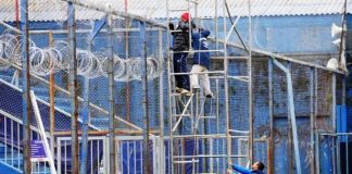 Con alambres de púas esperan a los hinchas de Boca