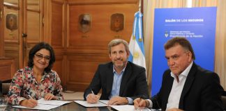 Firma convenio para construcción de viviendas en Catamarca