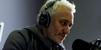 Sucedió en la sección del programa en la que Andy ayuda a sus oyentes a reconciliarse con sus ex parejas.