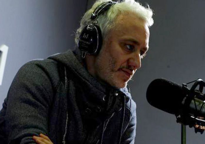 Sucedió en la sección del programa en la que Andy ayuda a sus oyentes a reconciliarse con sus ex parejas.