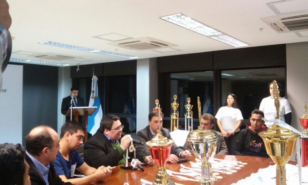 Presentación Torneo de Natación del Bicentenario