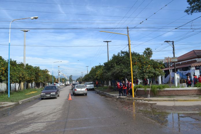 Trabajos previos para la instalación de semáforos en Alberdi