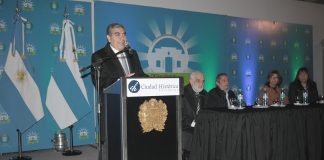 El intendente Alfaro en la presentación del libro sobre Monteagudo