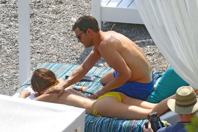 Dakota Johnson y Jamie Dornan, dos cuerpazos que suben la temperatura en el set de rodaje