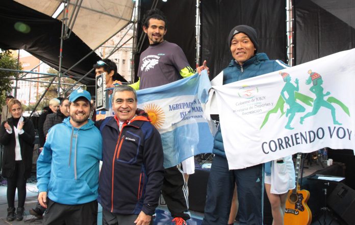 Maratón de la Bicentenario entrega trofeos 42 km