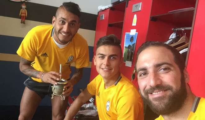 Higuain-Dybala-Roberto-Pereyra-vestuario_OLEIMA20160803_0076_29
