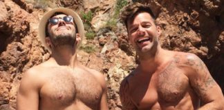 Muy enamorados se mostraron en las playas mexicanas el cantante Ricky Martin y su futuro esposo Jwan Yosef.