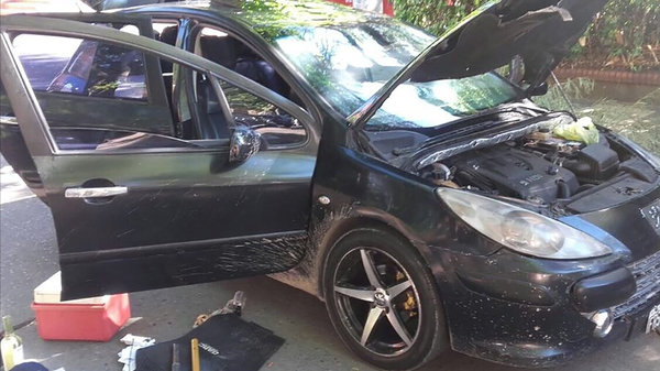 Hombre-con-armas-tumberas-quinta-de-olivos-mauricio-macri-1920-4