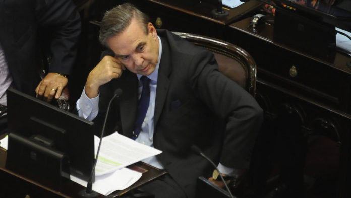 r1ykZN-9G_930x525__1