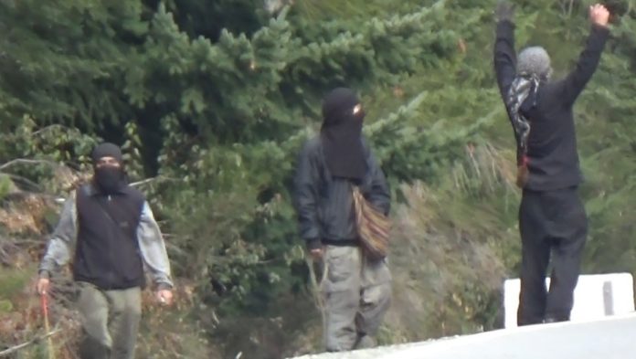 H1h0UO0XQ_930x525__1