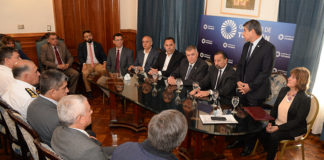 Jaldo junto al gabinete provincial.