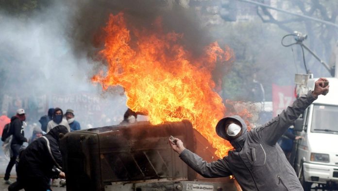 Manifestante en el Congreso