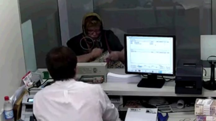 robo-anciana-disfraz