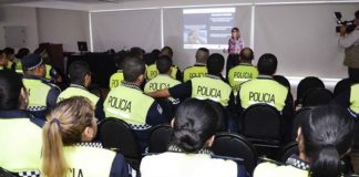 Policías
