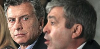 Mauricio-mira-con-asco-a-José-Cano