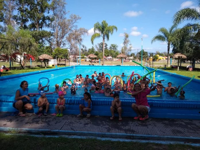 Escuela-de-Verano-en-Alberdi-natación Escuela-de-Verano-en-Alberdi-natación