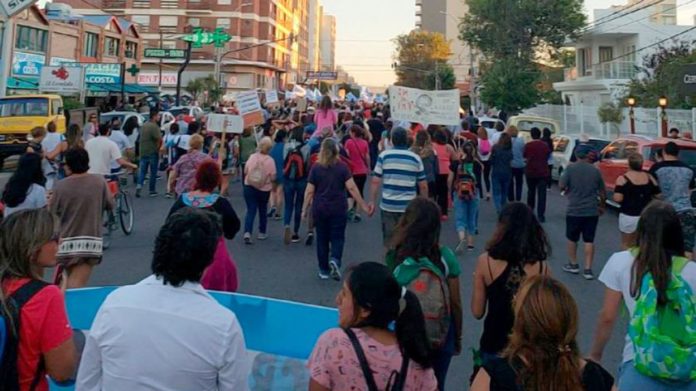 Ruidazo-contra-Mauricio-Macri-en-Puerto-Madryn