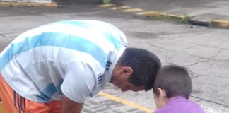 Vecinos-taficeños-embelleciendo-macetas-en-Tafí-Viejo