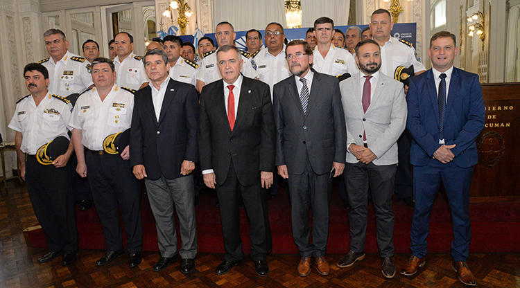 el-vice-gobernador-con-seguridad-016