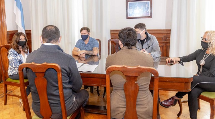 ministra-de-gobierno-y-referentes-de-rugby-hockey-futbol