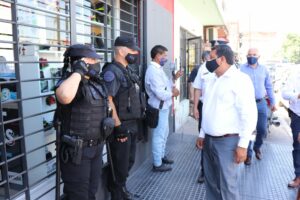 Darío recorriendo la ciudad