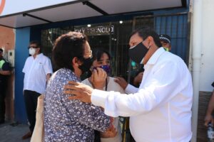 Darío recorriendo la ciudad