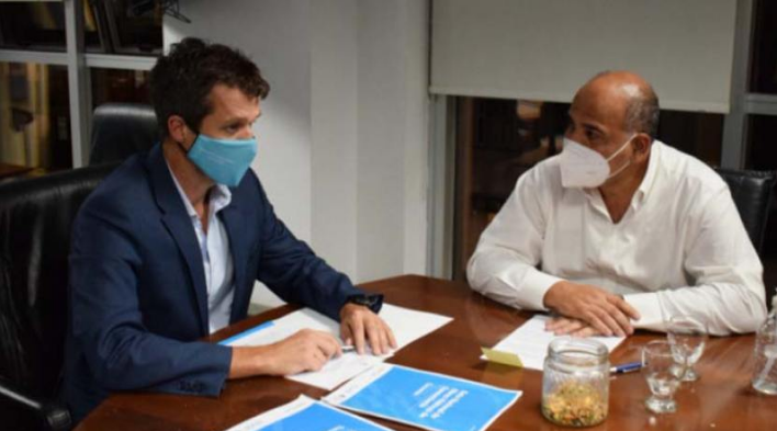 manzur-enosa manzur-enhosa.png