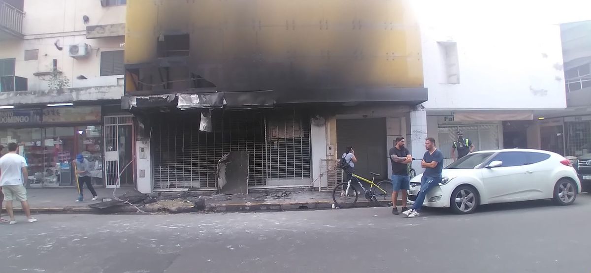 23fd453f-1a12-4cfb-a49b-14405d90298bjpg incendio