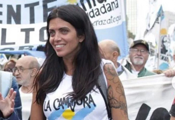 5d10bb209f398_570_392_ luana