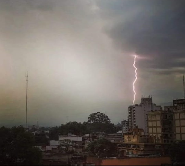 e8b5e20c-6fee-4198-8a02-7a1815ede4b3 lluvias