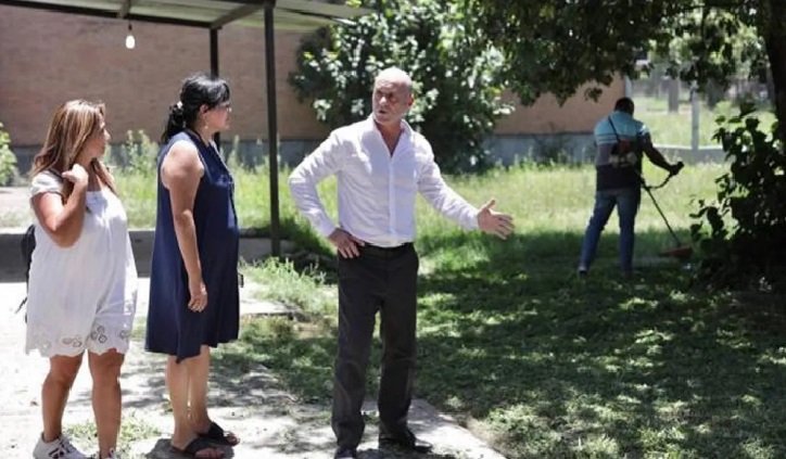 FY9ZdumWYAExJNa escuelas