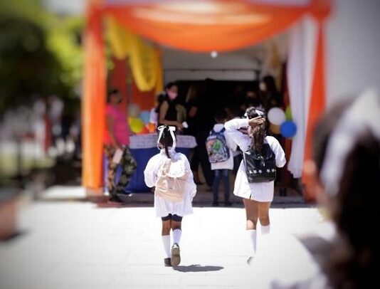 El Gobernador anunció que el martes 3 de marzo inician las clases