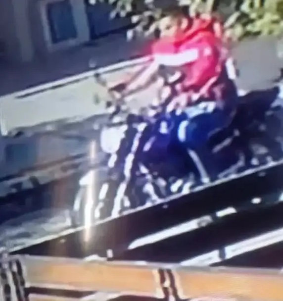 5e5befb9f0cfb_1004x5651 ladron