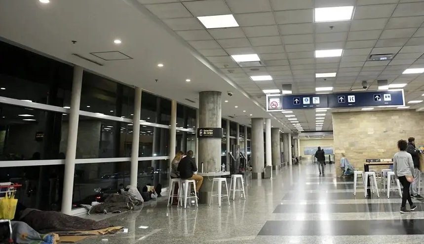 7a63857f-6ff5-4cdc-aa75-0aee1ccc42ed aeropuerto