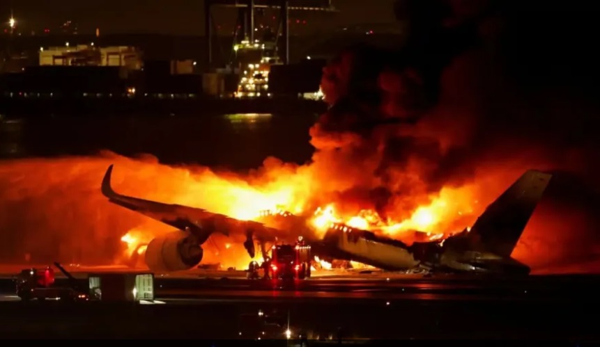 648a0c36-ce20-44d0-82a2-bc0e38373198 avion