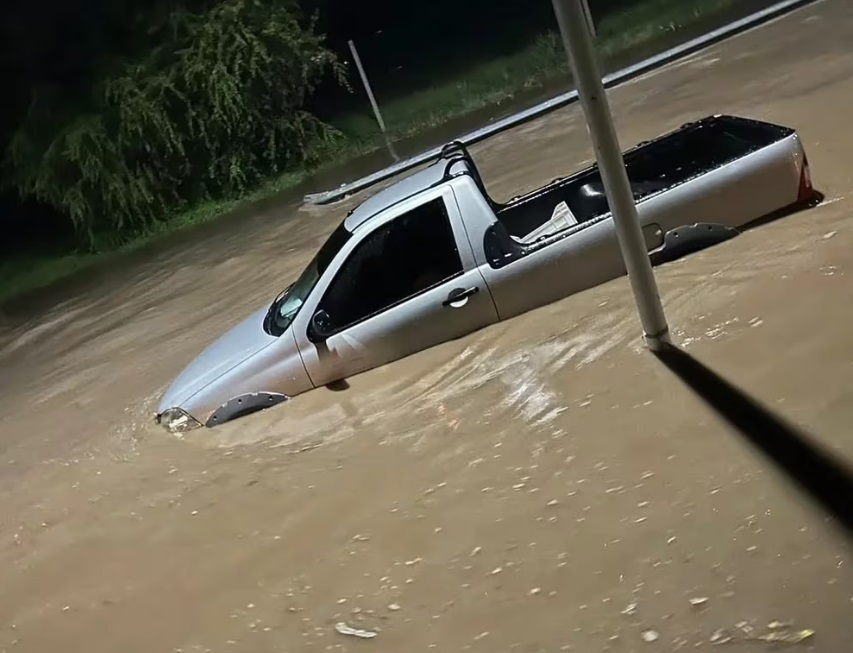 648a0c36-ce20-44d0-82a2-bc0e38373198 inundados