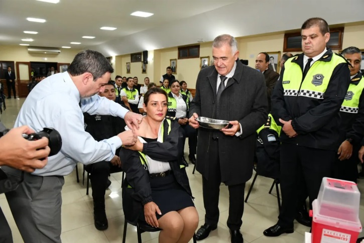 066de4ce-43a2-4478-aed4-08a10ac28eae dengue