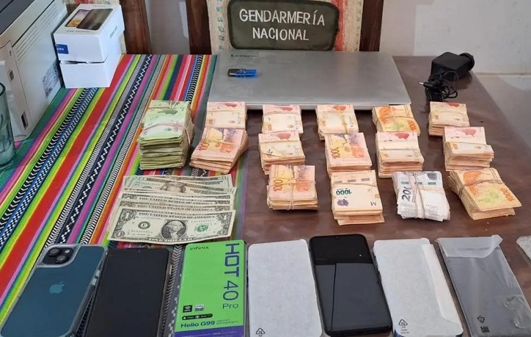 8d18ae37-5458-4a8e-93f0-41419a3752d4 robo