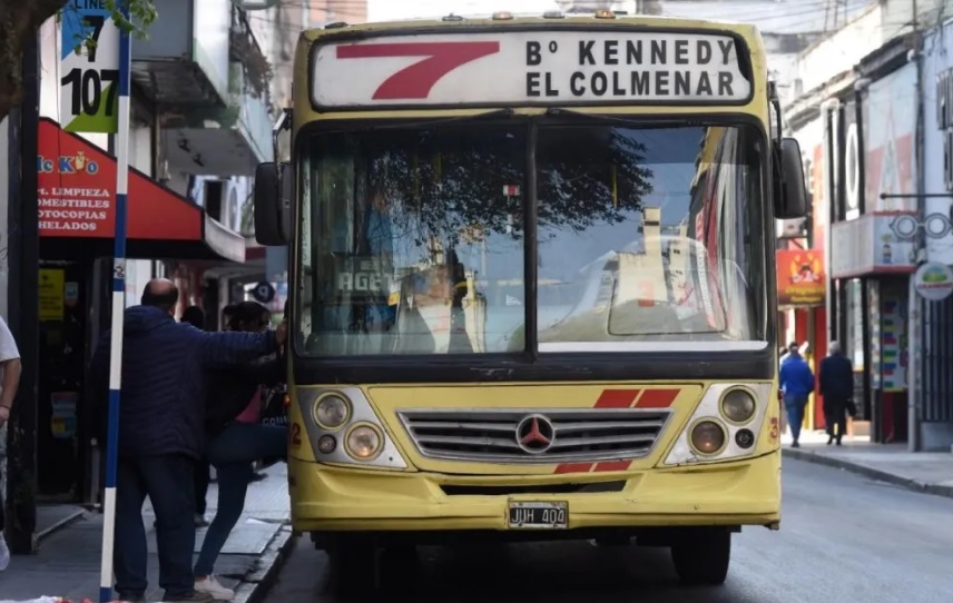 8d18ae37-5458-4a8e-93f0-41419a3752d4 colectivos