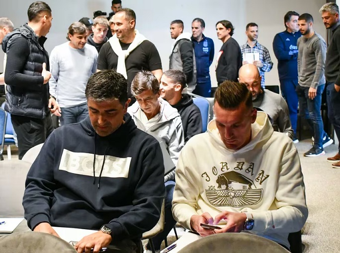 8d18ae37-5458-4a8e-93f0-41419a3752d4 armani