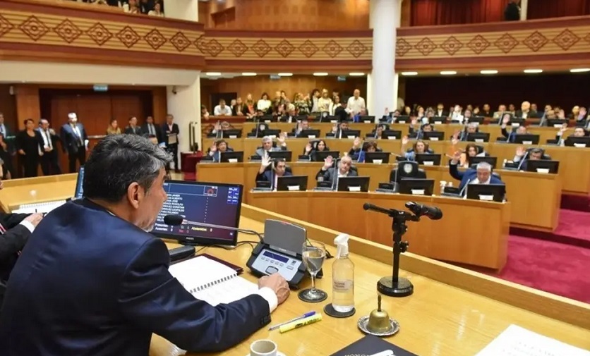 0ede68ca-dbc9-4d2f-91f7-8c70f0dd8302 legislatura