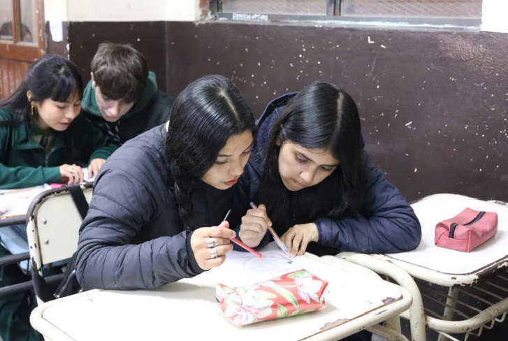 7ed73ab9-d368-43ea-a74e-696d6a615389 escuela