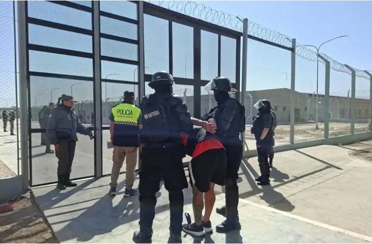 6692ebf5-7056-4eec-be15-5a90c0bdbd32 carcel