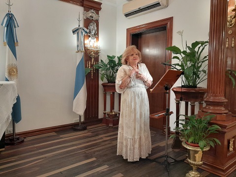 Rayito Bernasconi presentadora 2 chica