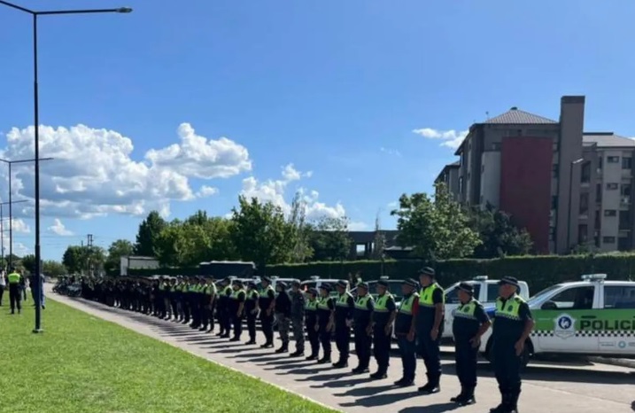 6692ebf5-7056-4eec-be15-5a90c0bdbd32 policia