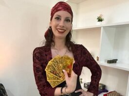 La tarotista Lunaleria nos revela el secreto de las cartas y les pregunta cómo le irá al país