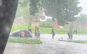 La capital tucumana amaneció anegadas mientras se anuncia que las lluvias seguirán inundados