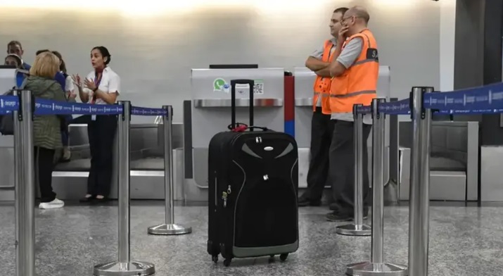 6692ebf5-7056-4eec-be15-5a90c0bdbd32 aeropuerto